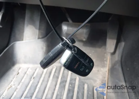 2013 Chrysler 300C John Varvatos Limited Edition из США, поврежденный, VIN 2C3CCADG1DH743869